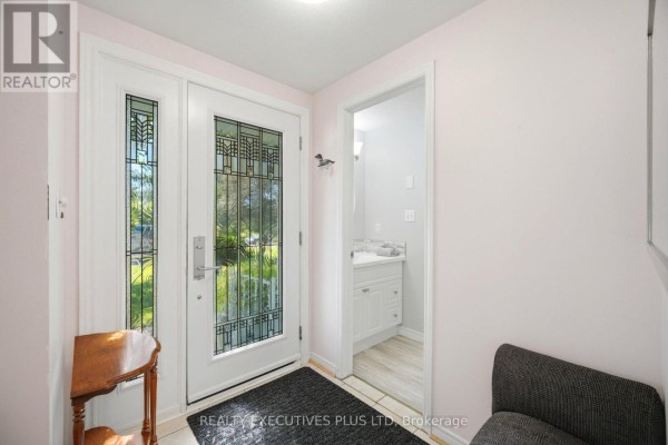 Sunroom - 14 Butternut Court, New Tecumseth, ON L0G1W0 Photo 4