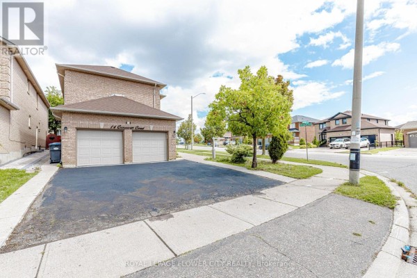 14 Canarvan Court, Brampton, ON, photo 3