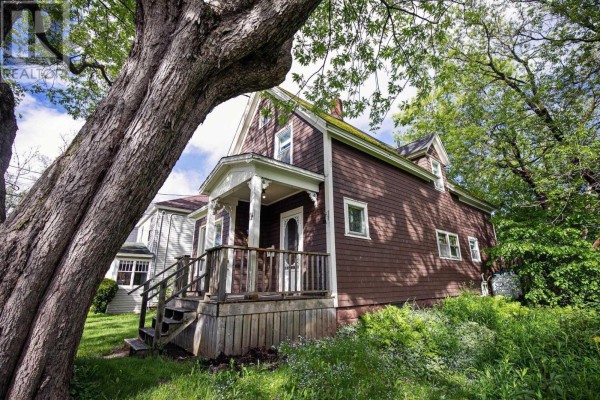 14 Clifford Street, Amherst, NS, photo 3