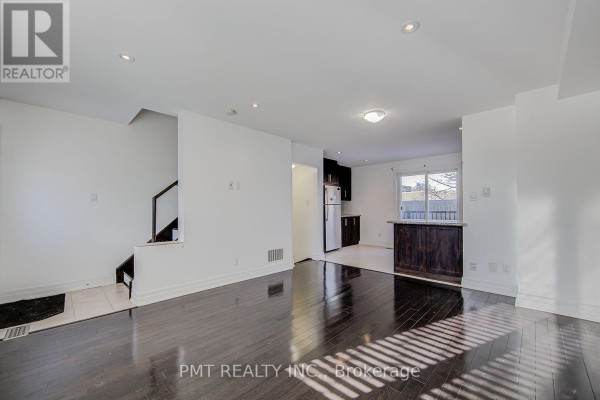 14 Coventry Street, Toronto, ON M1L0H1 Photo 4