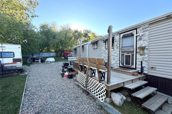 14 Crang's Trailer Court, Shilo, MB R0K2A0 Photo 2