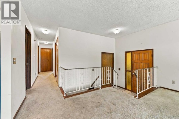 Bedroom - 14 Dalhousie Crescent Nw, Calgary, AB T3A2H8 Photo 3