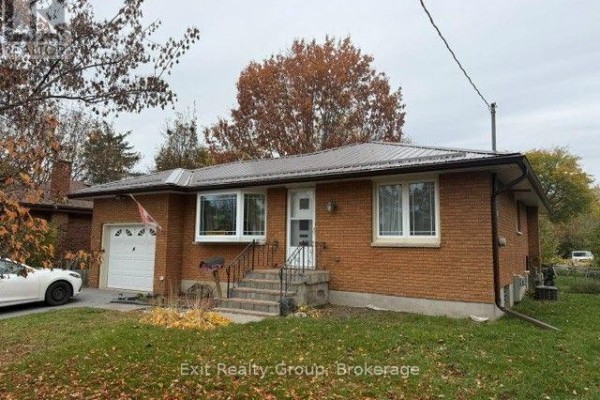 Kitchen - 14 Ernest Court, Belleville, ON K8P4H7 Photo 3