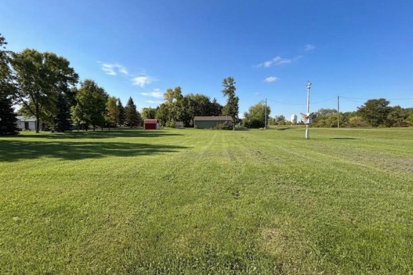 14 First Street S, Libau, MB R0E1C0 Photo 4