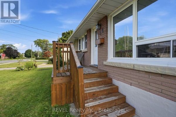 Kitchen - 14 Gram Avenue, Welland, ON L3C1H3 Photo 4