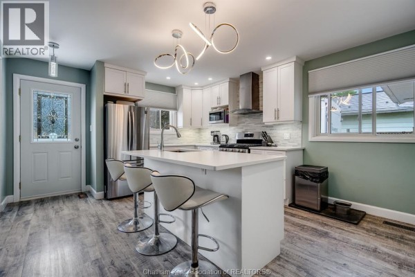 14 Greenbriar Trail, Wallaceburg, ON, photo 3
