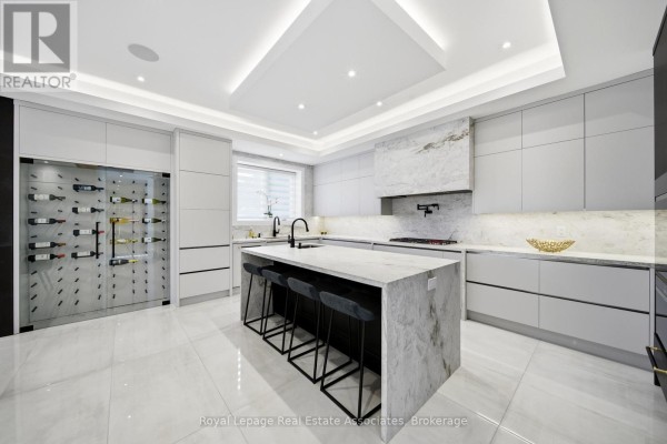 Living room - 14 Joyce Parkway, Toronto, ON M6B2S9 Photo 5
