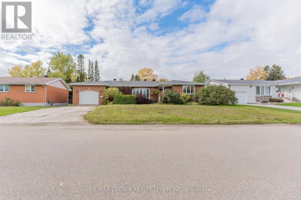 14 Kennedy Avenue, Kapuskasing, ON, photo 2