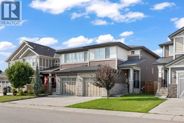 14 Kingfisher Crescent Se, Airdrie, AB, photo 2