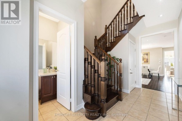 Family room - 14 Levendale Court, Brampton, ON L6P0K4 Photo 4