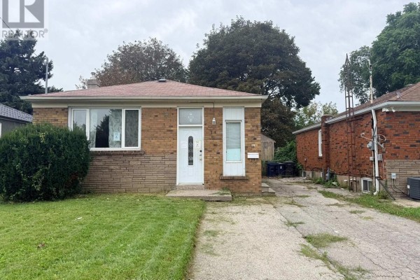 14 Lombardy Crescent, Toronto, ON, photo 2
