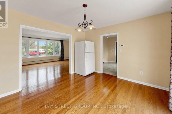 Foyer - 14 Machar Place, Kingston, ON K7M1L6 Photo 5