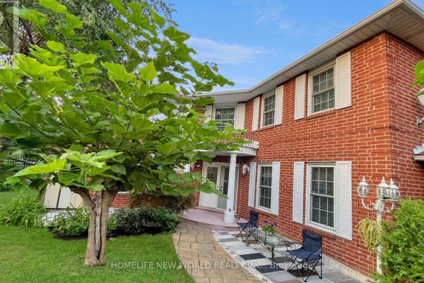 14 Madrid Crescent, Brampton, ON, photo 2
