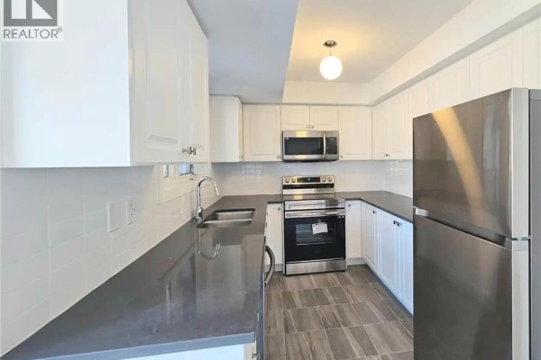14 Magnolia Lane, Barrie, ON, photo 2