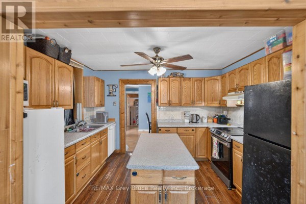 Kitchen - 14 Main Street, Brockton, ON N0G1S0 Photo 5