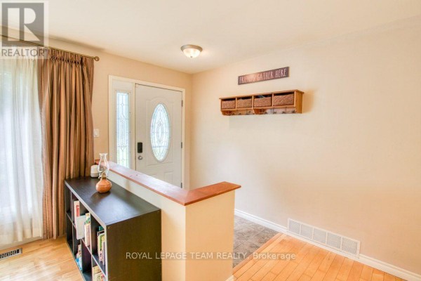 Laundry room - 14 Maitland Street, Ottawa, ON K0A2Z0 Photo 3