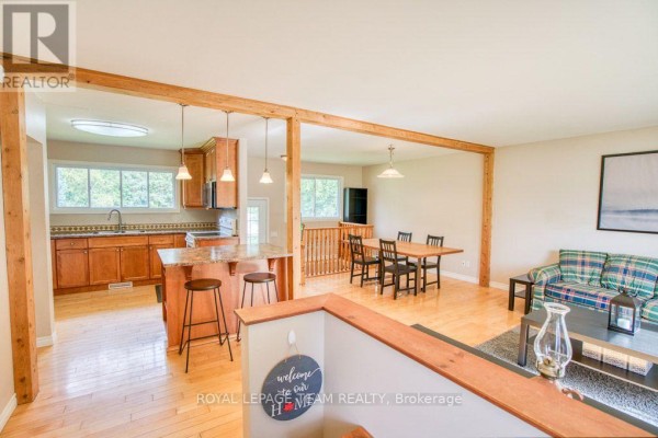 Living room - 14 Maitland Street, Ottawa, ON K0A2Z0 Photo 4