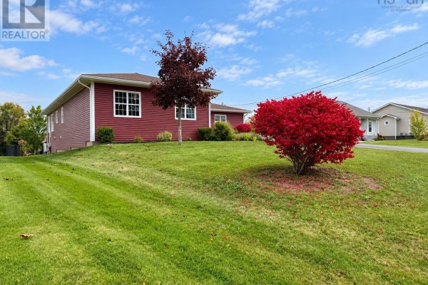 Living room - 14 Marshview Drive, Amherst, NS B4H4C1 Photo 2