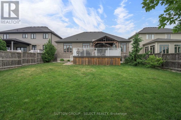14 Mayapple Crescent, Middlesex Centre, ON, photo 2