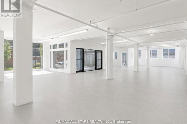 14 Mccaul Street, Toronto, ON M5T1V6 Photo 3