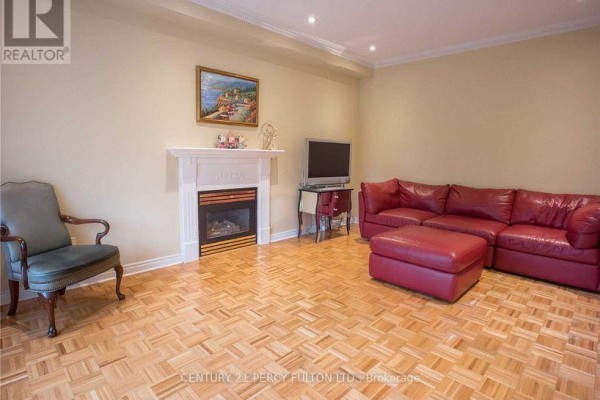 Laundry room - 14 Montesano Crescent, Richmond Hill, ON L4B4M9 Photo 4