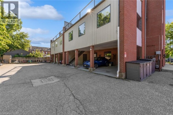 14 Ontario Street, Grimsby, ON L3M3G9 Photo 4