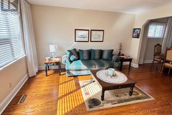 Bedroom 2 - 14 Orlando Boulevard, Toronto, ON M1R3N4 Photo 5