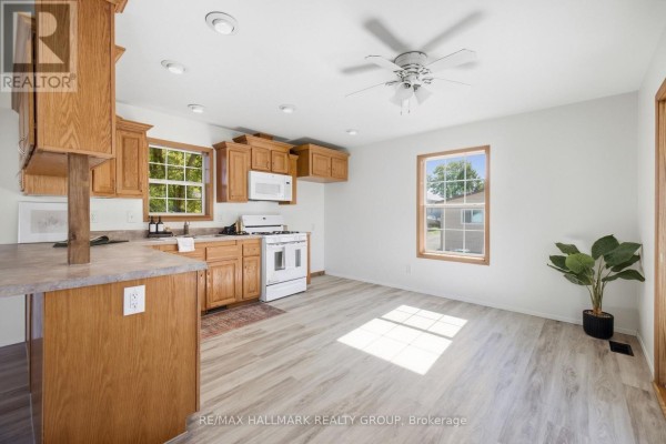 14 Pacific Avenue, Ottawa, ON K2H7P9 Photo 5