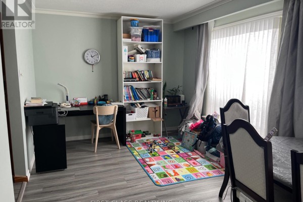 14 Pringle Avenue, Markham, ON L3P2P4 Photo 3
