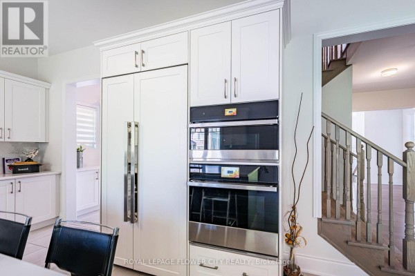 Kitchen - 14 Richard Oxtoby Road, Caledon, ON L7C4G1 Photo 5