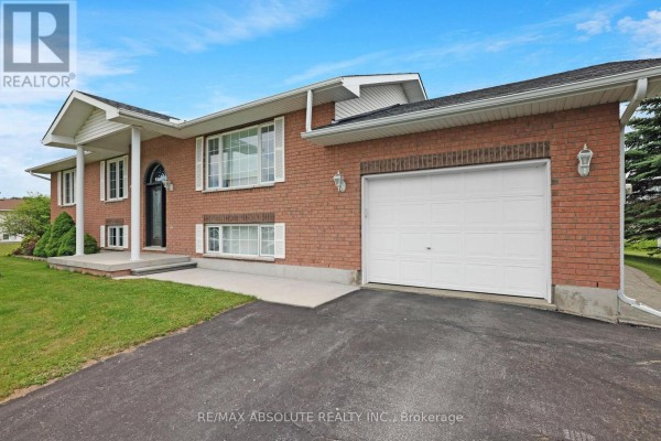 Recreational, Games room - 14 Riley Crescent, Mcnab/braeside, ON K7S3G8 Photo 2