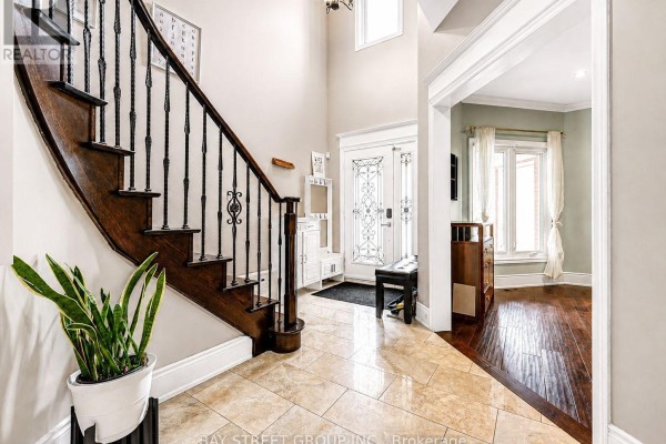 Family room - 14 Rocksprings Avenue, Richmond Hill, ON L4S1R1 Photo 4