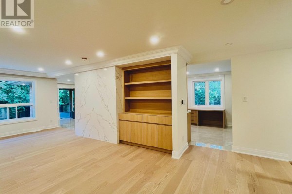 14 Rollscourt Drive, Toronto, ON M2L1X5 Photo 5