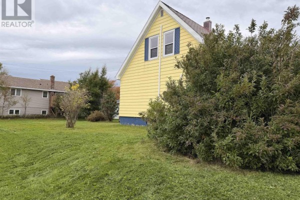14 Rosewood Avenue, Glace Bay, NS, photo 2