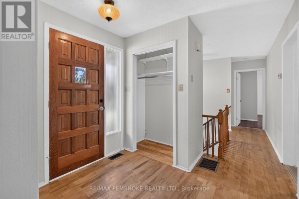 Utility room - 14 Roy Street, Petawawa, ON K8H3A6 Photo 3