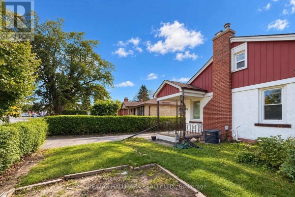 Family room - 14 Saunders Road, Toronto, ON M1J3H9 Photo 3
