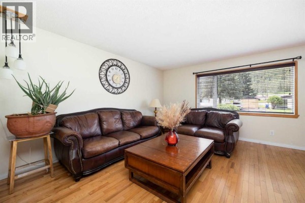 Primary Bedroom - 14 Saunderson Avenue, Fort Mcmurray, AB T9H1N2 Photo 4