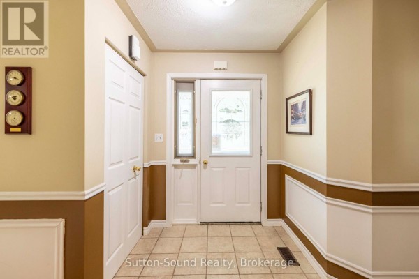 Foyer - 14 Shamrock Boulevard, South Bruce Peninsula, ON N0H2T0 Photo 4