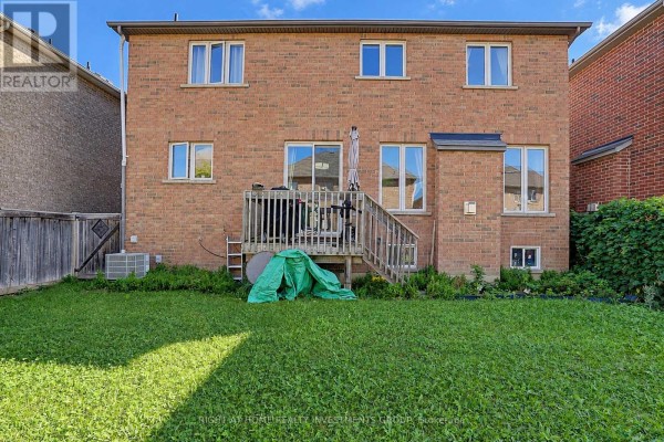 Family room - 14 Shiner Drive, Richmond Hill, ON L4E4V5 Photo 3