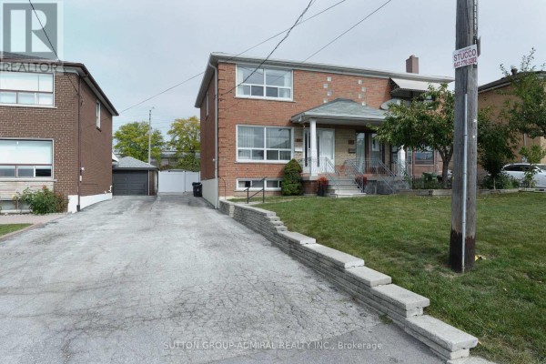 14 Thurrock Road, Toronto, ON M3L1P6 Photo 2