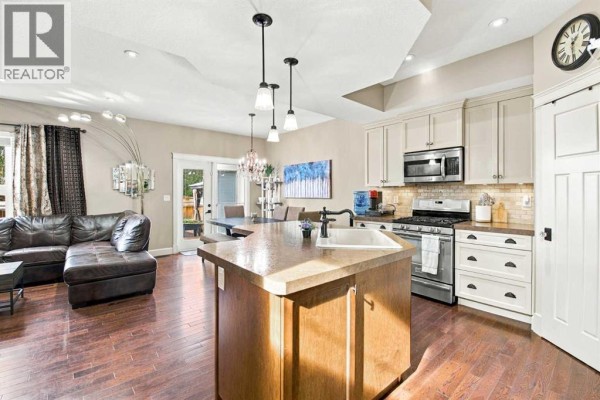 Living room - 14 Windermere Close, Red Deer, AB T4N2J8 Photo 4