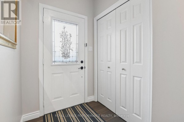 Bathroom - 14 Windeyer Crescent, Ottawa, ON K2K2P6 Photo 5