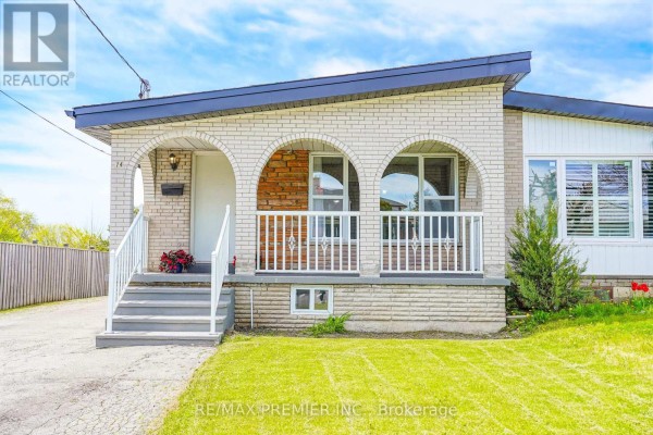 14 Yatescastle Drive, Toronto, ON, photo 3
