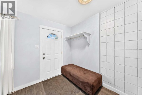 Dining room - 140, 2211 19 Street Ne, Calgary, AB T2E4Y5 Photo 3