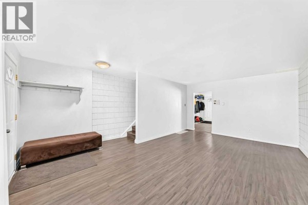 Bedroom - 140, 2211 19 Street Ne, Calgary, AB T2E4Y5 Photo 5