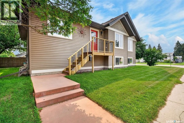 2pc Bathroom - 140 10th Street, Humboldt, SK S0K2A0 Photo 5