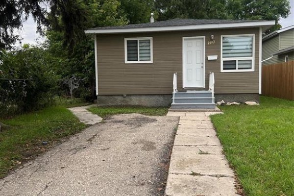 140 7th Street, Portage La Prairie