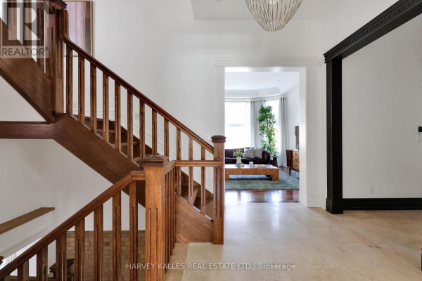 Foyer - 140 Bedford Road, Toronto, ON M5R2K2 Photo 5
