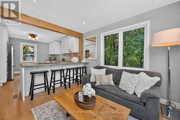 Kitchen - 140 Begonia Avenue, Ottawa, ON K1H6E4 Photo 5