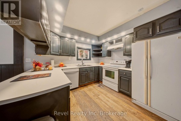 Laundry room - 140 Bluesea Road Sw, Bonfield, ON P0H1E0 Photo 5